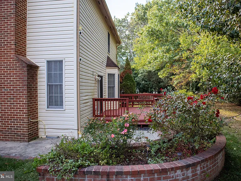 5911 Herring Ct — Photo 46