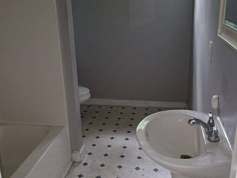 684 Mitchell St — Photo 11