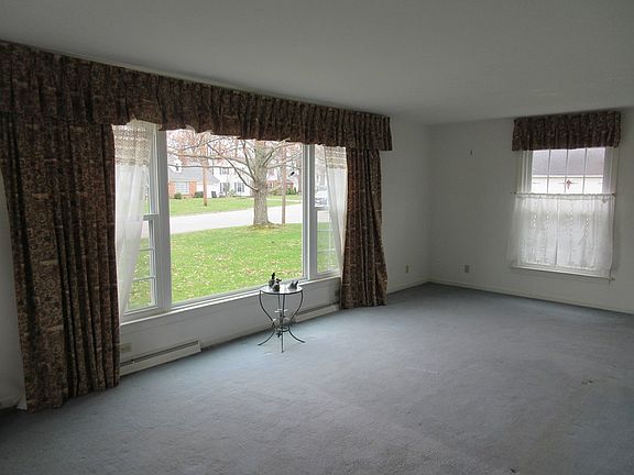 5th image of 1555 Edgewood Dr