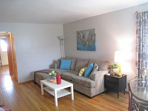 3rd image of 3814 Klusner Ave