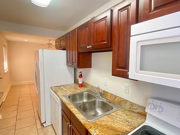 fantastic kitchen!