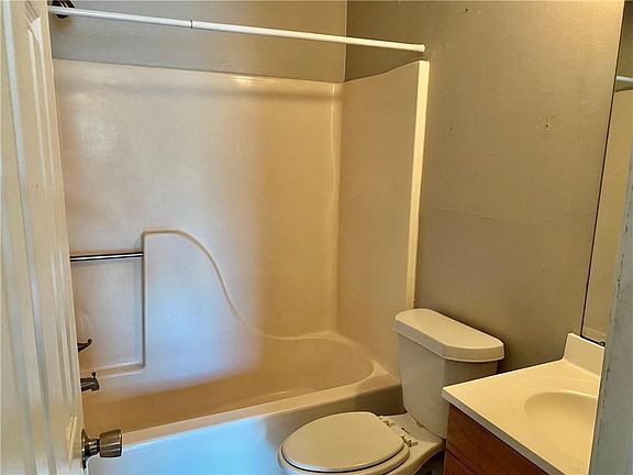 4th image of 1503 Parkview Blvd #1503