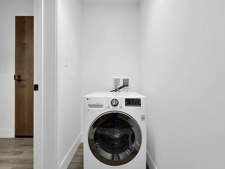 The Residences at Barnett — Photo 47