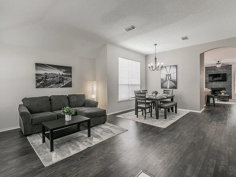 7017 Chateau Dr — Photo 24