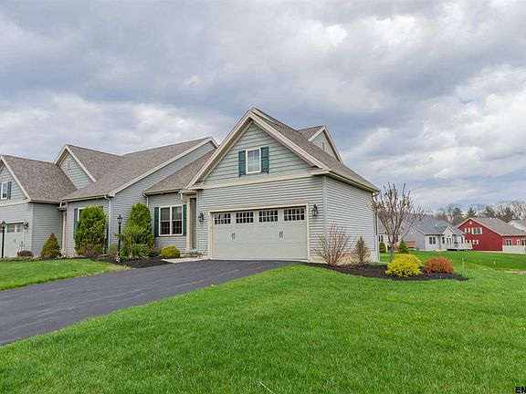 3rd image of 2B Fairfax Dr