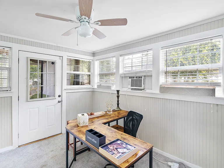 215 Wilson St — Photo 26