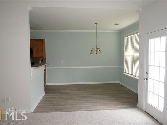 5th image of 2322 Temple View Dr