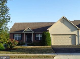 1317 Woodward Dr, Carlisle, PA 17013