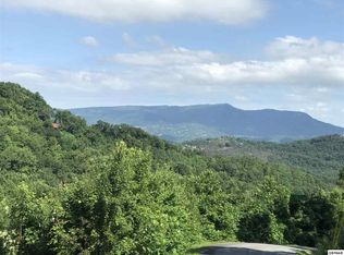 2324 Misty Shadows Dr, Sevierville, TN 37862