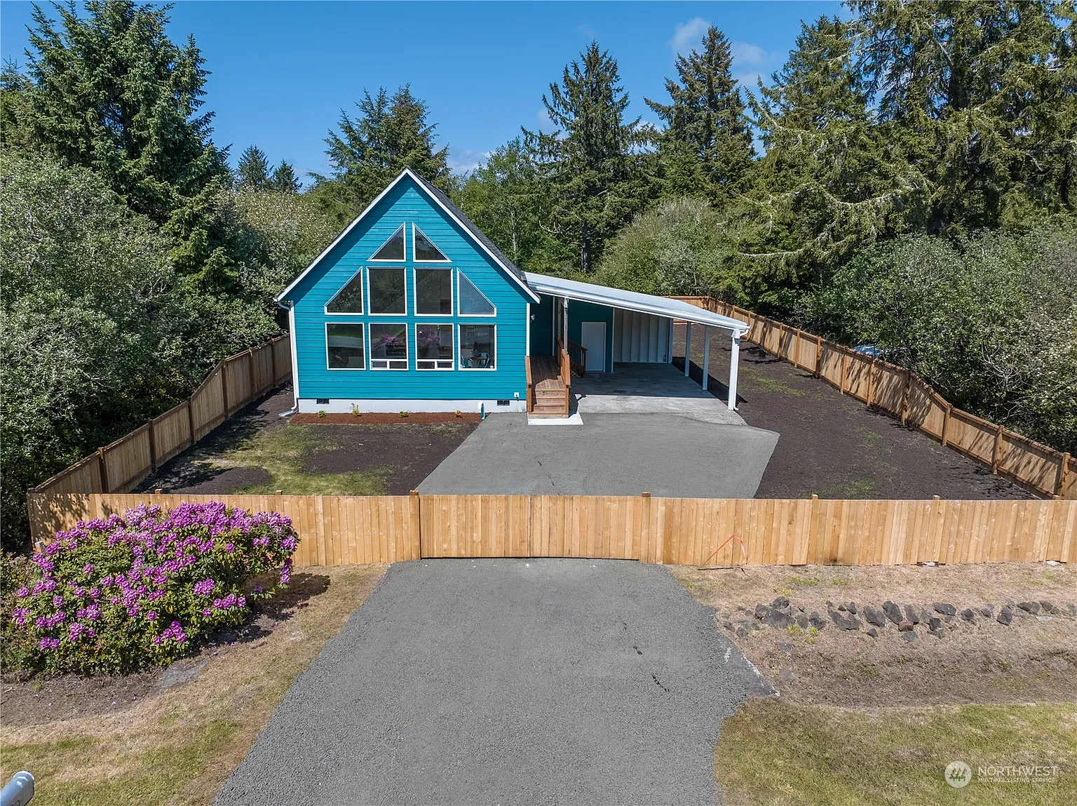 950 Mount Olympus Avenue SE photo 1