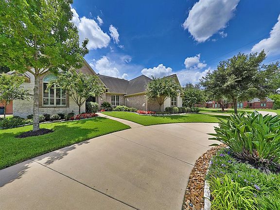 2nd image of 15717 Sierra Dr