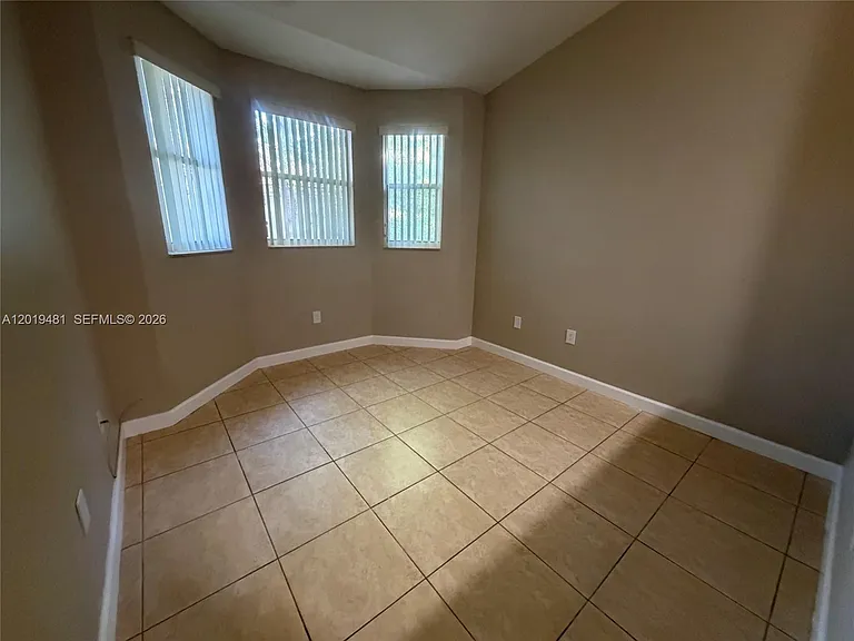 1535 SE 26th St #206 — Photo 7