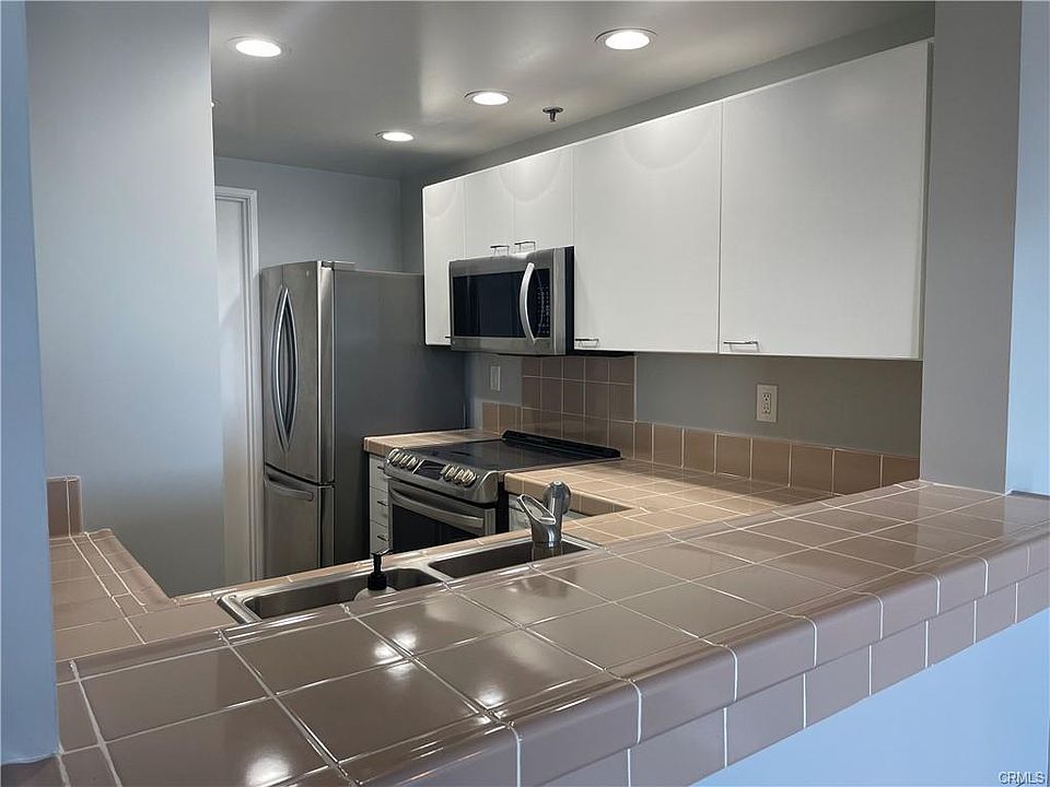 1st image of 3225 Marine Ave