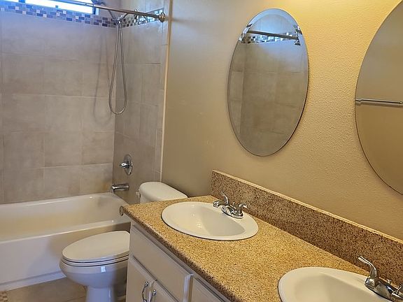 2nd image of 1121 E Grand Ave APT A