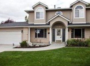 1069 Cambridge Rd, Kaysville, UT 84037