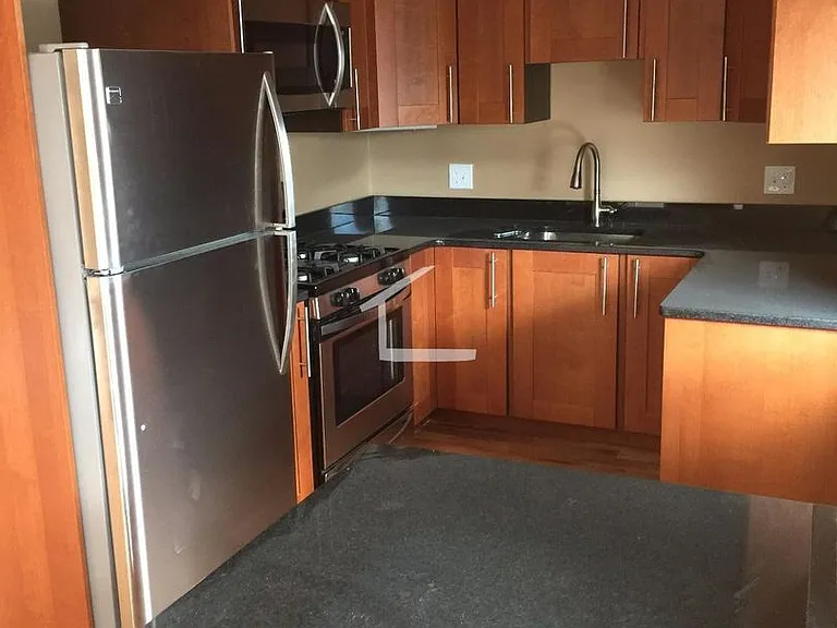 32 Linden St #6 — Photo 11