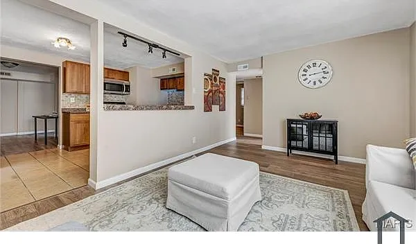 13 Saint Celeste Dr — Photo 6