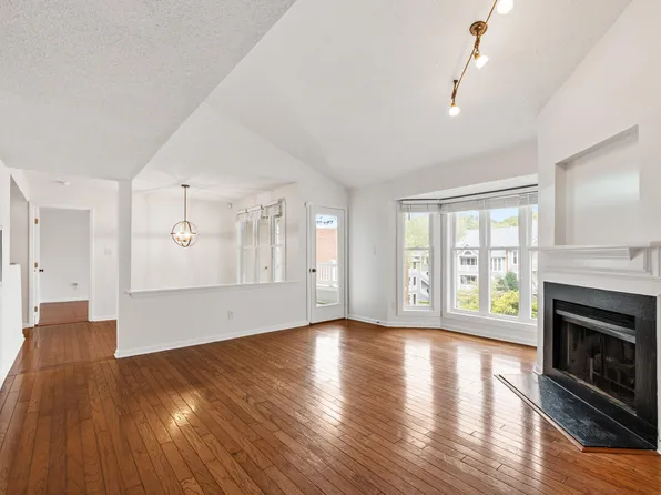 911 Washington St APT 301, Raleigh, NC 27605