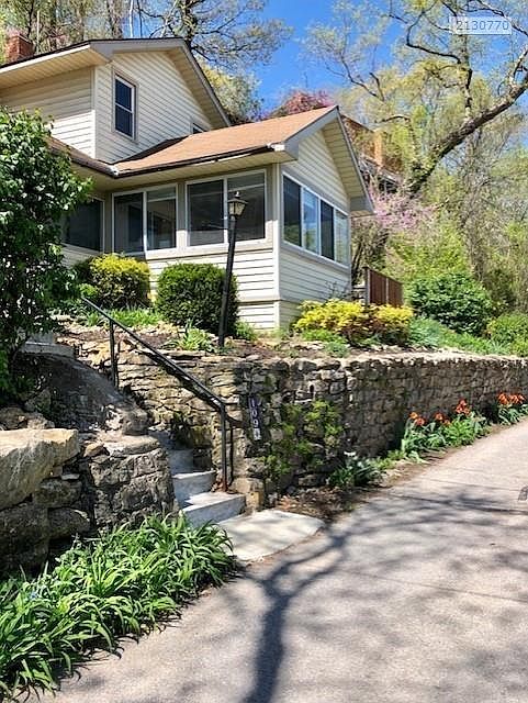 1st image of 109 Lake Forest