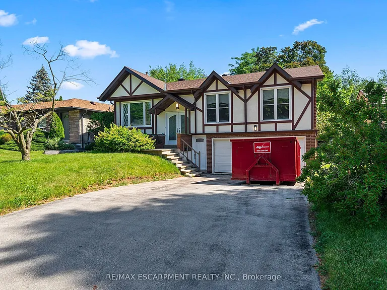 2506 Yarmouth Cres — Photo 2