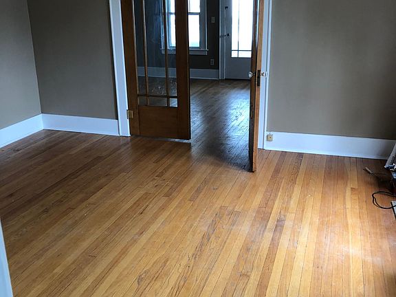 5th image of 616 Beattie St