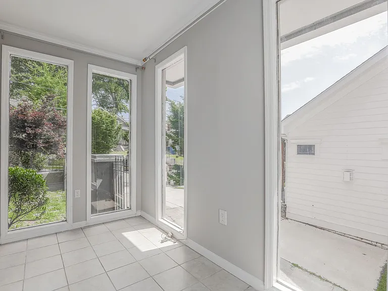 507 Boulevard Pl NE — Photo 6