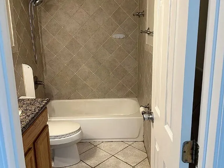 4424 SW 8th Pl #14 — Photo 7