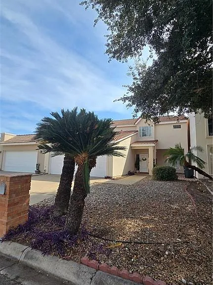 2202 Colorado St — Photo 2