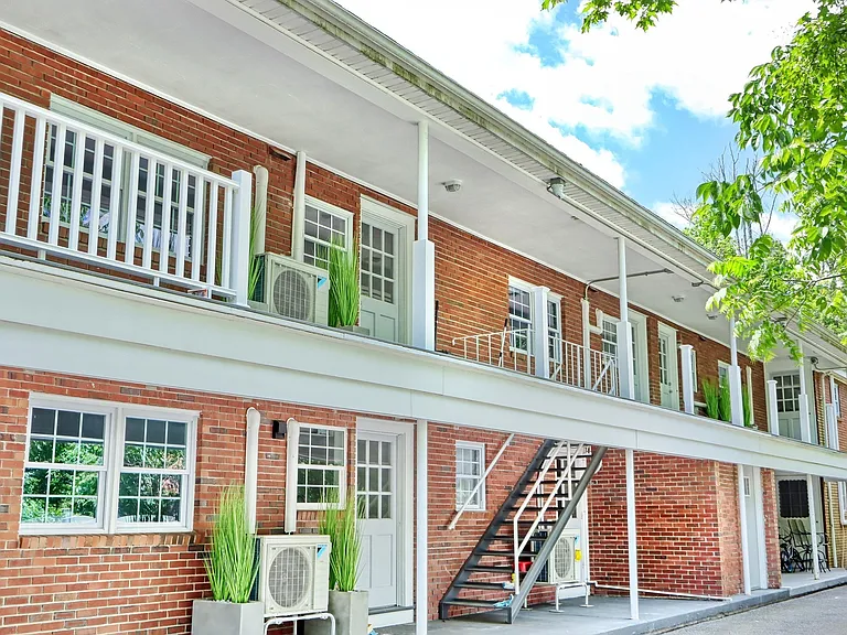 405 Washington St #2 — Photo 4