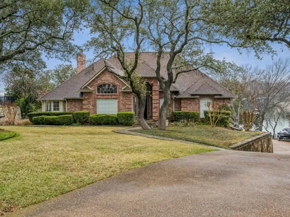 49 Harbour Point Cir, Fort Worth, TX 76179