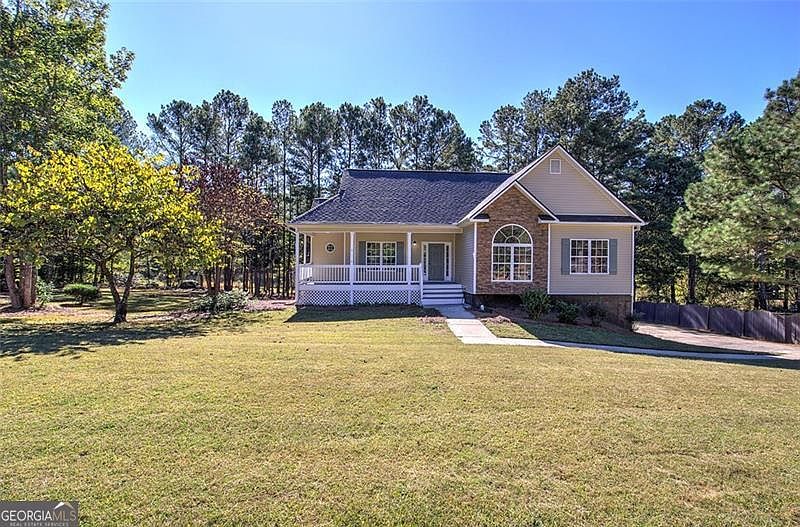 1st image of 135 Greatwood Dr