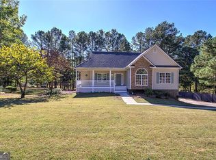 135 Greatwood Dr, White, GA 30184