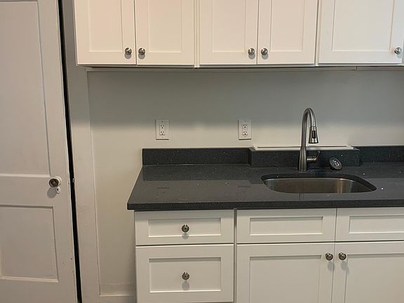 4th image of 671 Yonkers Ave #2