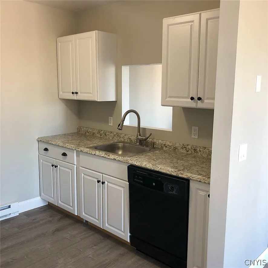 2 bed, 1.0 bath, 900 sqft, $1,100 — Photo 4