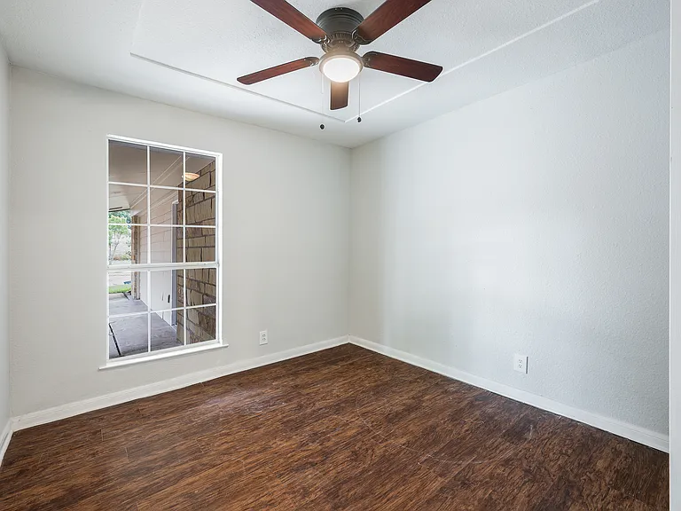 2969 Leahy Dr — Photo 14