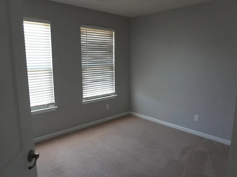 1645 Fleetwood Dr — Photo 16