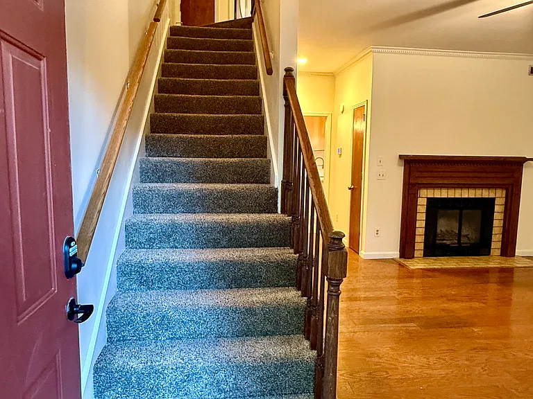 119 Lakebrink Dr — Photo 4