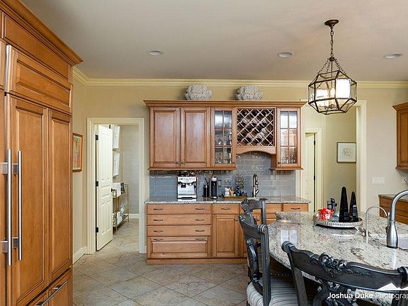 5th image of 2316 E Whispering Oaks Ln
