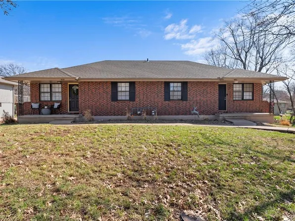 3831 NE Grant St, Lees Summit, MO 64064