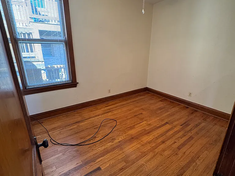 3853 N Hamlin Ave — Photo 12