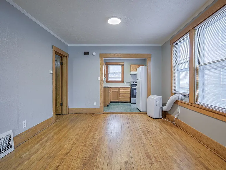 3310 Jackson St — Photo 2