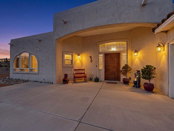 2nd image of 6520 Milpa Alta Rd NE