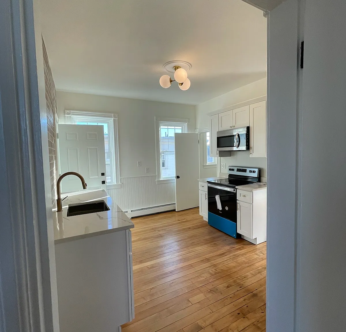 2 bed, 910 sqft, $2,100 — Photo 4