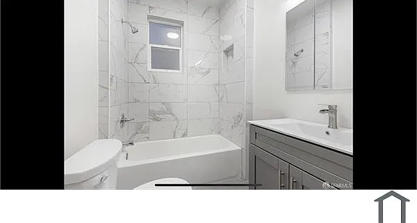 2 bed, 700 sqft, $3,500 — Photo 2