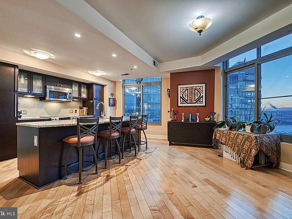 4th image of 675 President St Unit 2702