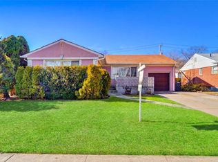 530 Bieling Rd, Elmont, NY 11003