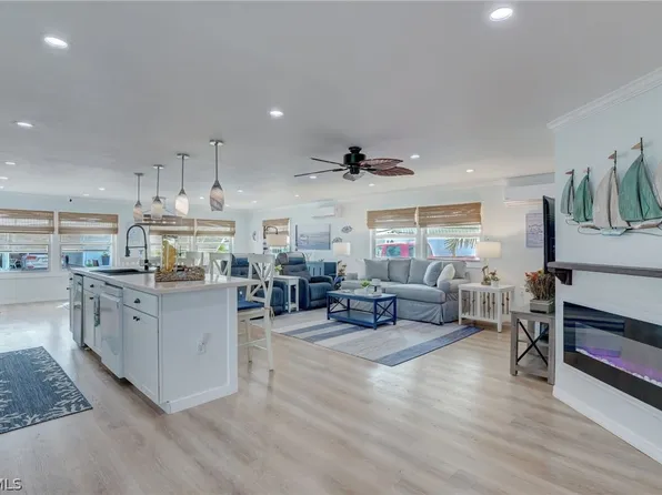 5554 Sir Walter Way, North Fort Myers, FL 33917