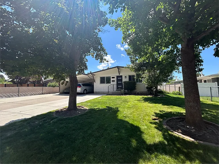 7192 S 2985 E — Photo 2