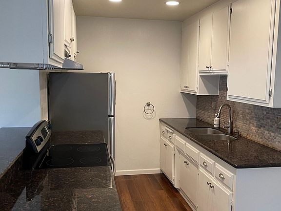 2nd image of 3045 E Theresa St