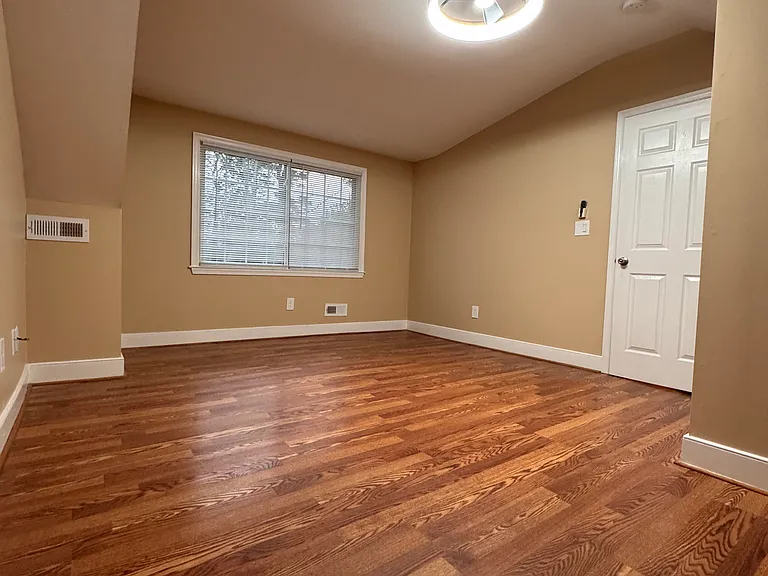 9220 Marlow Ave — Photo 12